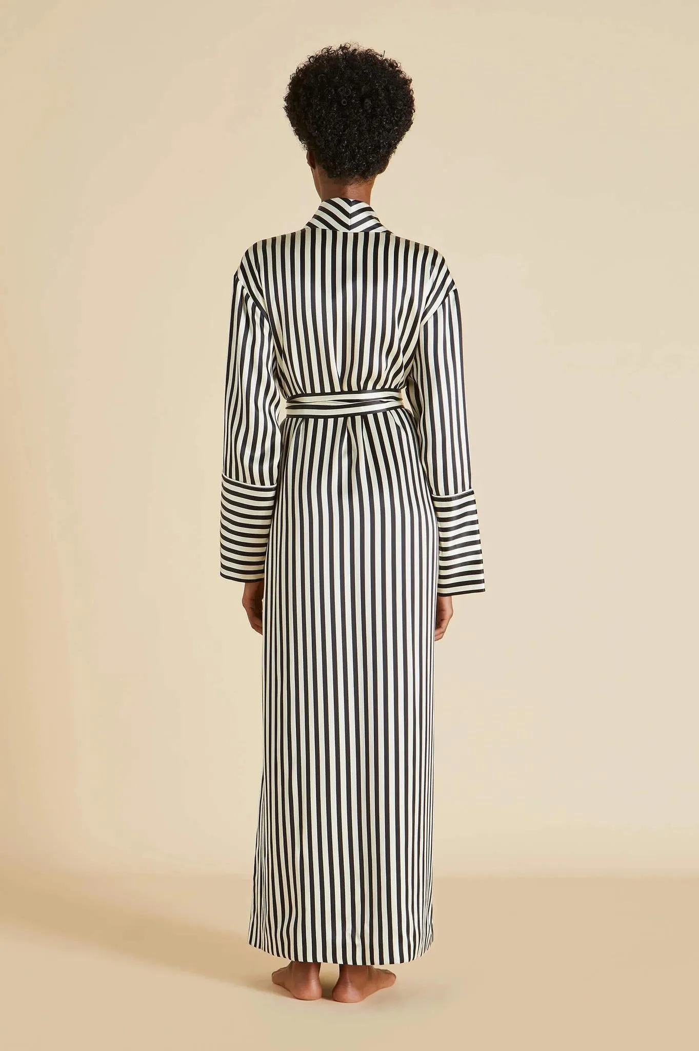 Capability Nika silk robe