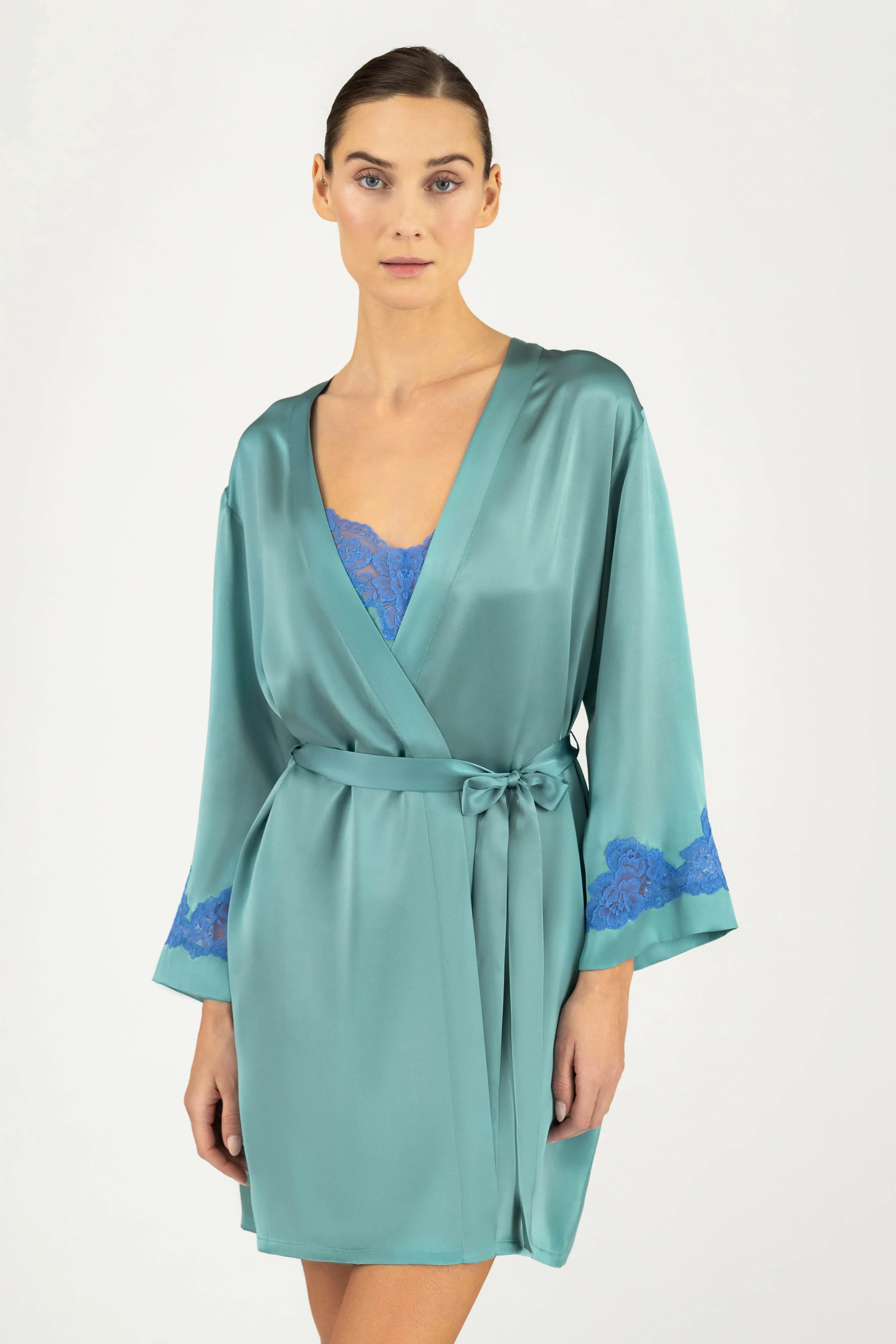 MORGAN ICONIC SHORT SILK ROBE
