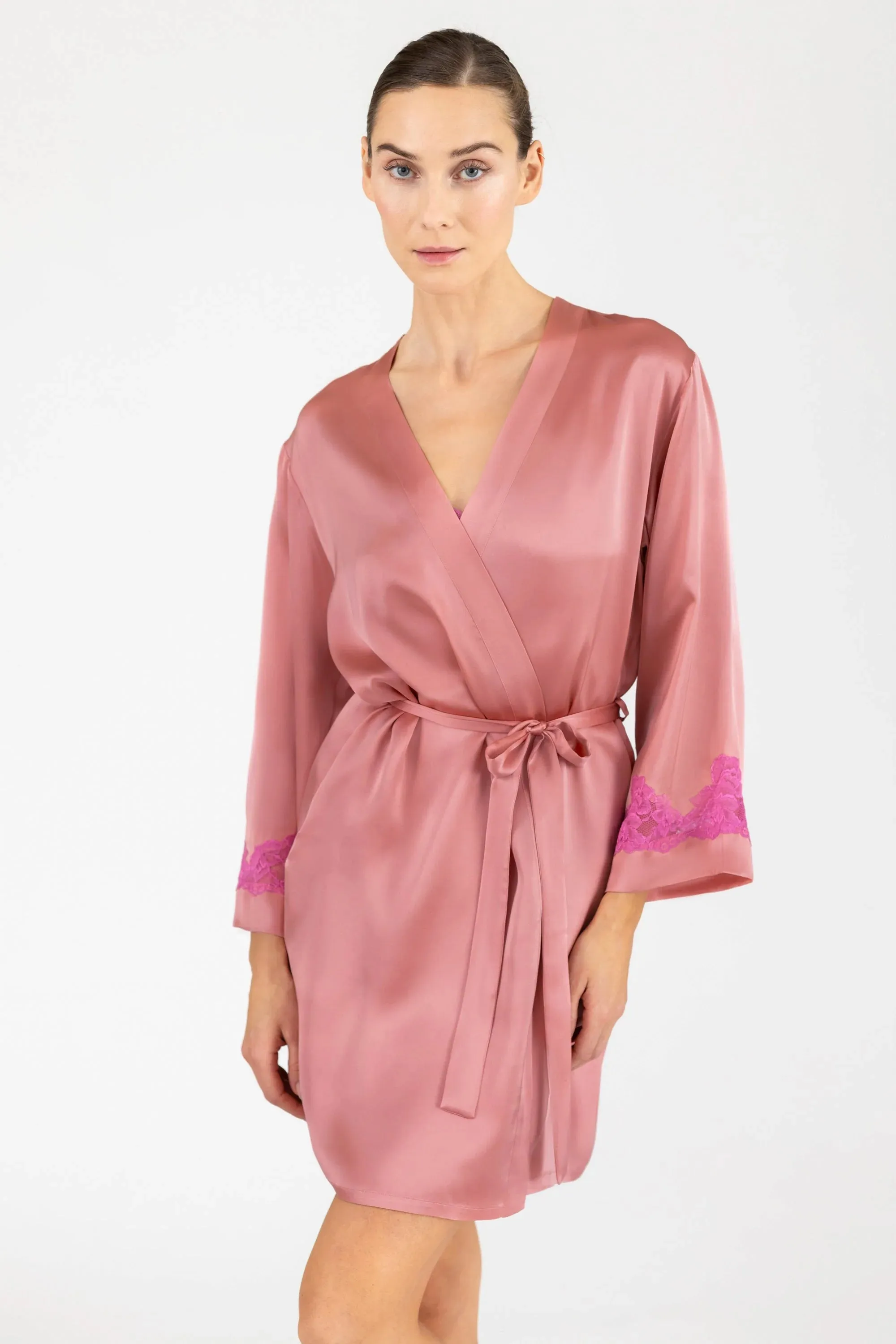MORGAN ICONIC SHORT SILK ROBE