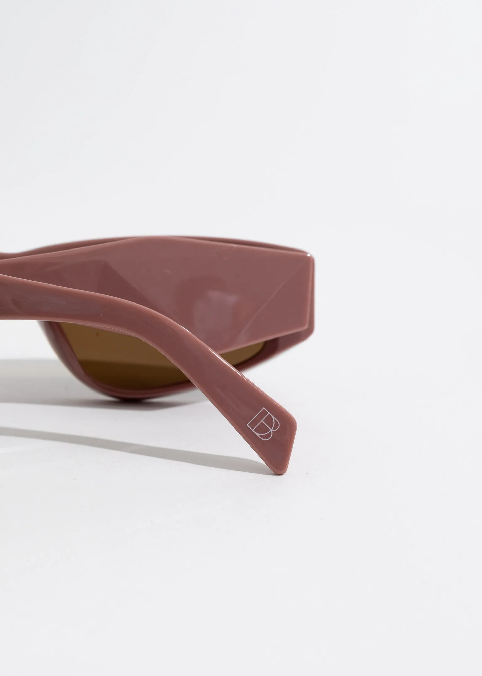 Moving On Oval Sunglasses Pink