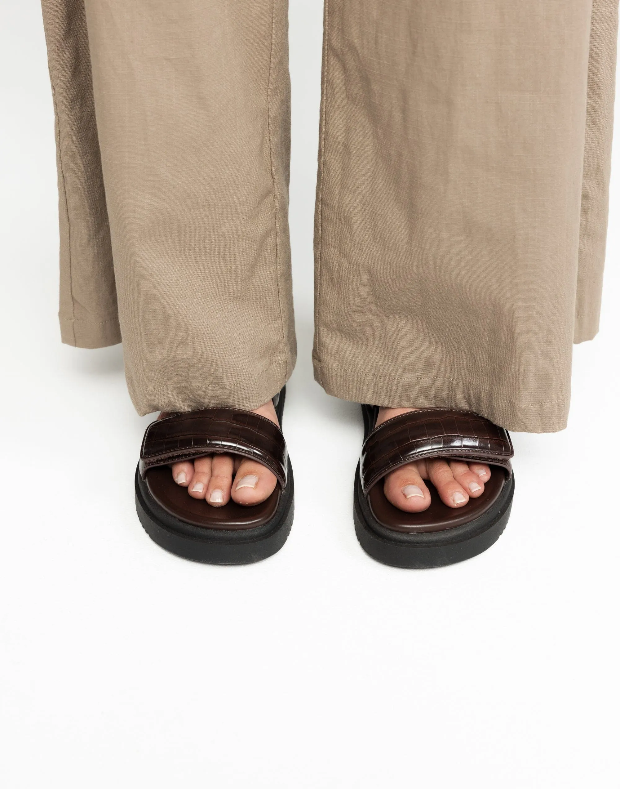 Pivot Slides (Chocolate Croc) - By Therapy