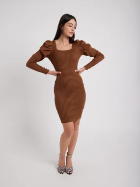 Robe moulante manches bouffantes