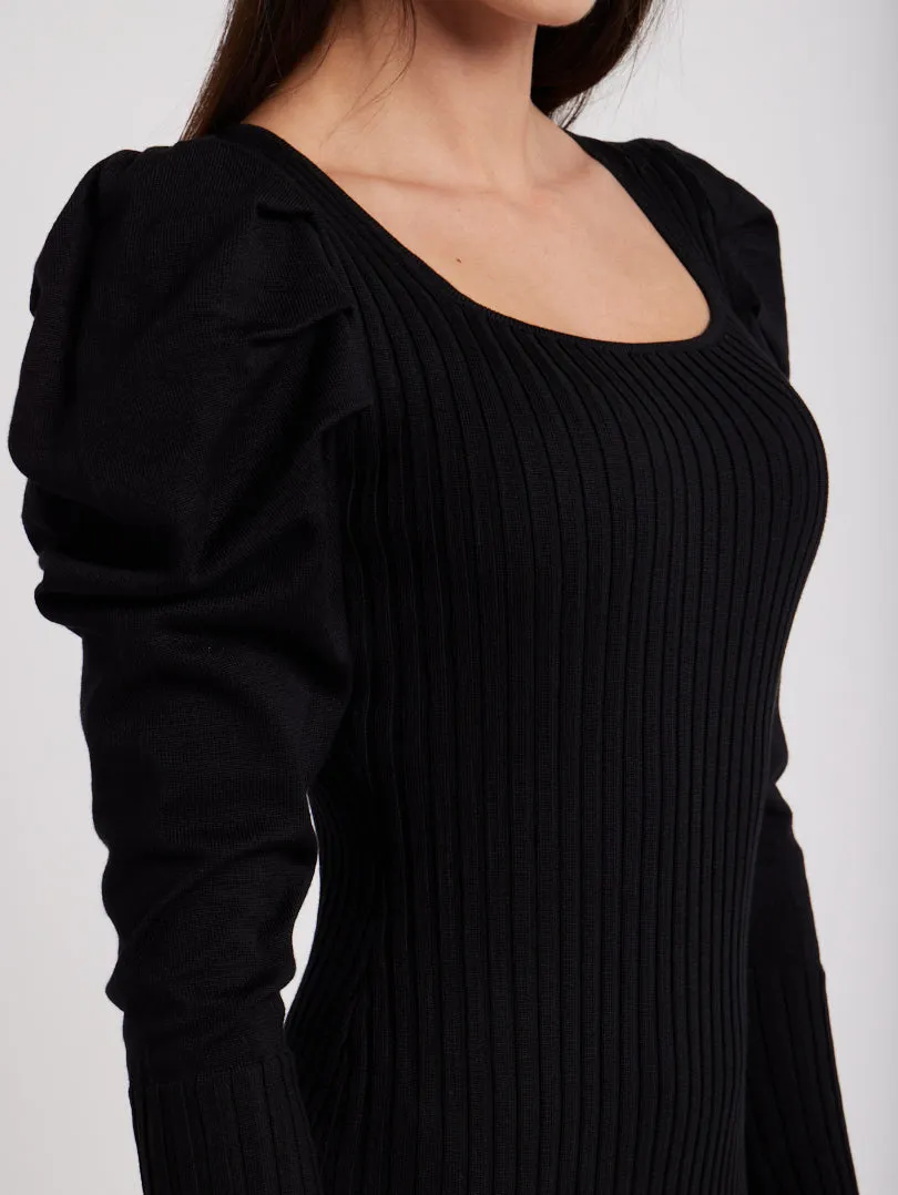 Robe moulante manches bouffantes