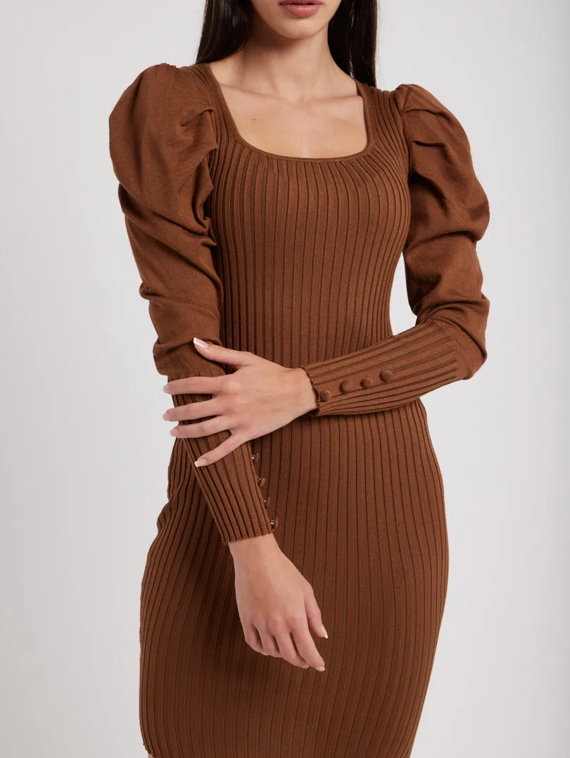 Robe moulante manches bouffantes