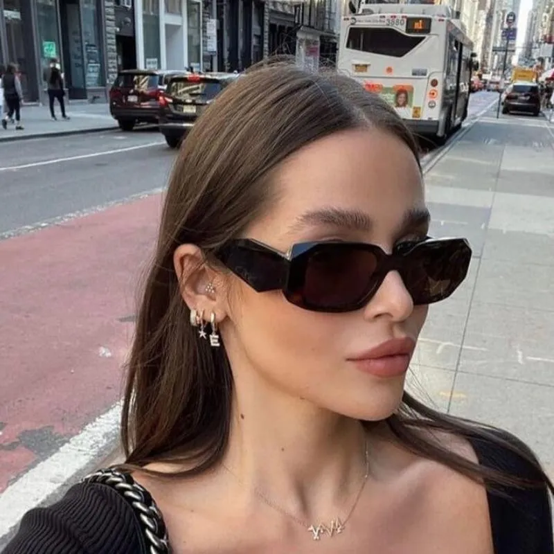 Stylish UV Protection Sunglasses - Lightweight Acetate Frame for Comfortable Wear