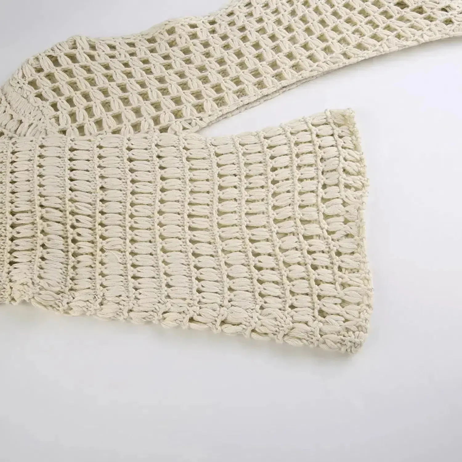 Sylvette – Ethnic-inspired crochet – Bell sleeve top