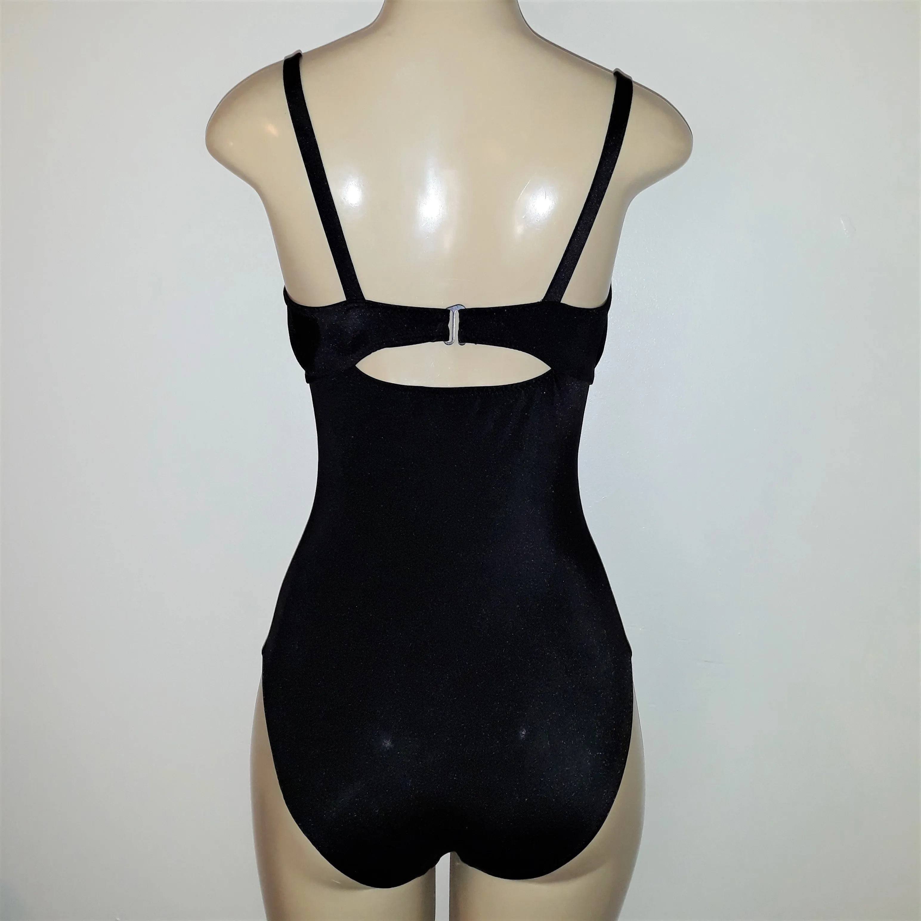 Underwire Supportive One Piece Swimsuit